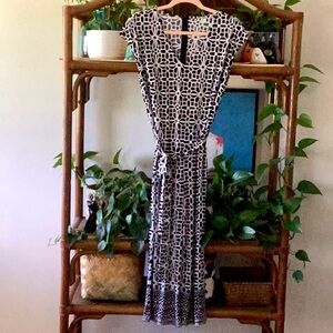 Black and White Plunge Neck Jumper